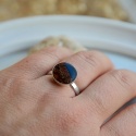 Niebiesko brązowy pierścionek