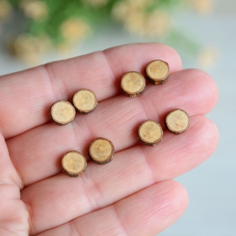 Beżowe kolczyki wkrętki Beżowe kolczyki wkrętki