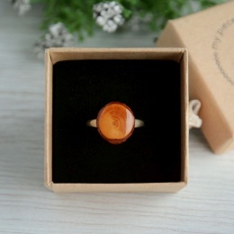 Pierścionek z drewna świerkowego