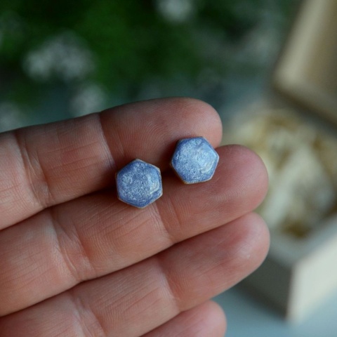 Kiliowe kolczyki wkrętki