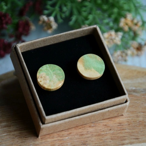 Kolczyki w kształcie koła wkrętki